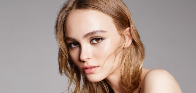 LILY-ROSE DEPP’İN YÜZÜ OLDUĞU CHANEL N°5 L’EAU REKLAMI YAYINLANDI
