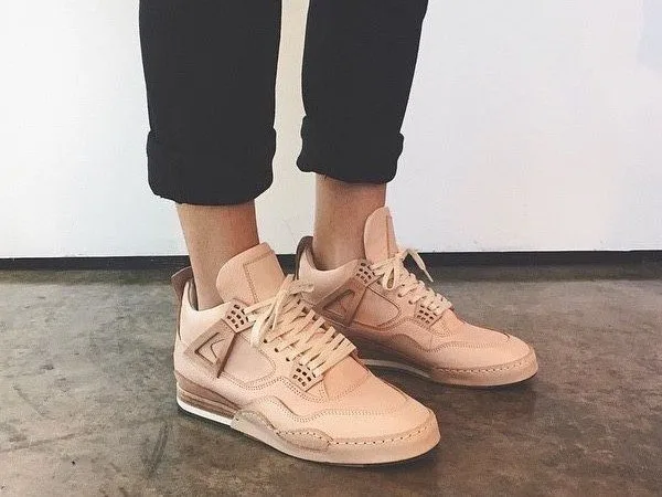 işe giderken sneakers giymenin yolları