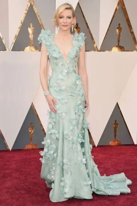 2016 YILININ EN İYİ KIRMIZI HALI ANLARI (13)