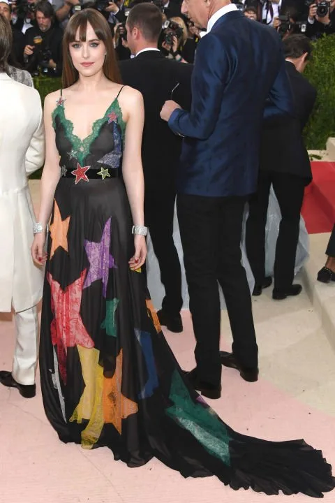 2016 YILININ EN İYİ KIRMIZI HALI ANLARI (9)