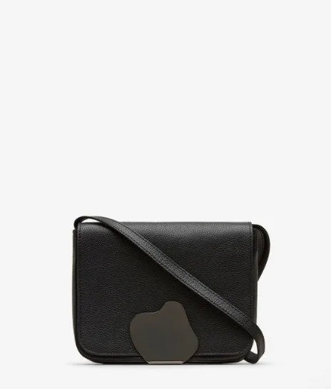 SEYAHAT İÇİN EN UYGUN 10 KÜÇÜK ÇANTA fre