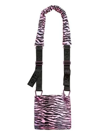 SEYAHAT İÇİN EN UYGUN 10 KÜÇÜK ÇANTA frt