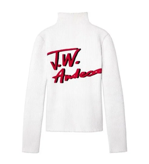 SEZONUN GÖZ ARDI ETMEMENİZ GEREKEN SİYAH VE BEYAZPARÇALARI 34