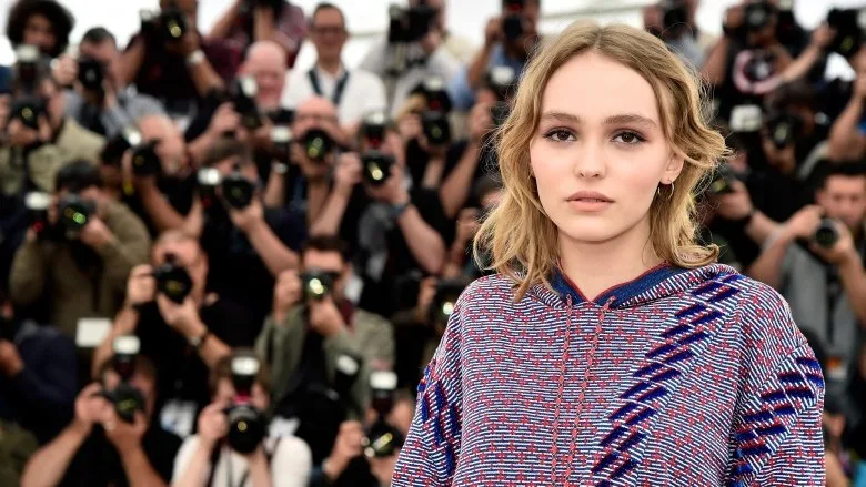 YÜKSELEN YILDIZ LILY ROSE DEPP HAKKINDA BİLMENİZ GEREKENLER (2)