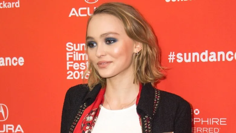 YÜKSELEN YILDIZ LILY ROSE DEPP HAKKINDA BİLMENİZ GEREKENLER (6)