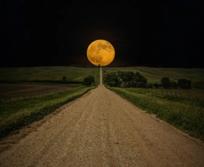 YÜZYILIN EN GÜÇLÜ DOLUNAY'I bg