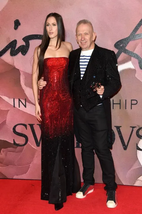 2016 İNGİLİZ MODA ÖDÜLLERİ GECESİNDEN EN İYİ GÖRÜNÜMLER (7)