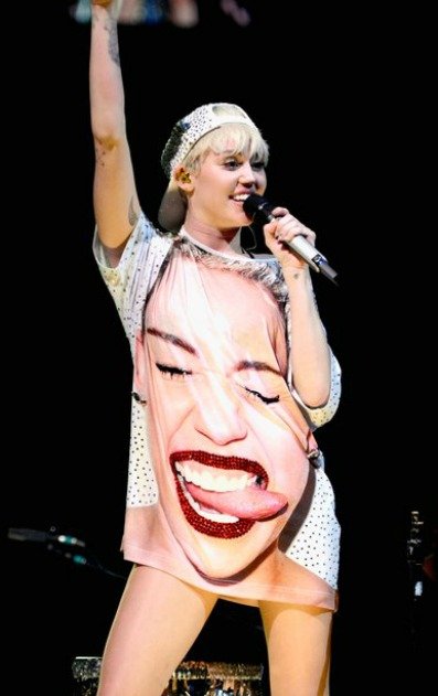 KENDİMLE DALGA GEÇMEYİ ÇOK SEVİYORUM 34