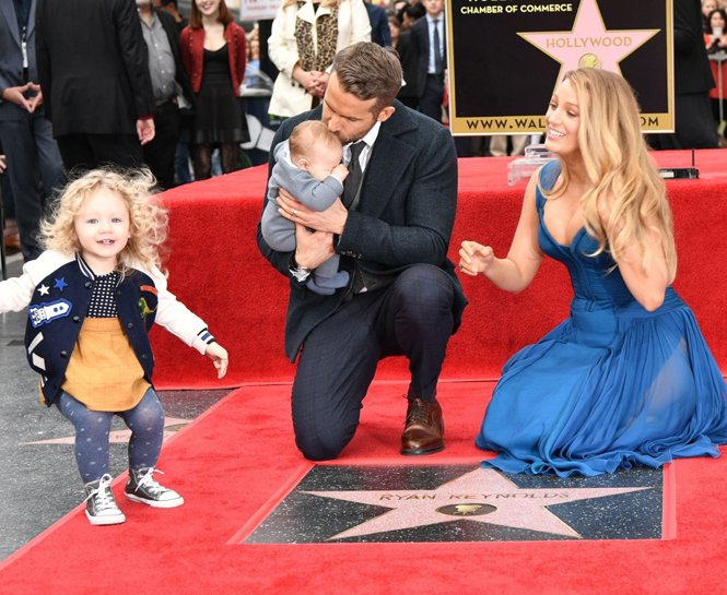 RYAN REYNOLDS VE BLAKE LIVELY ÇOCUKLARIYLA İLK KEZ KIRMIZI HALIDA