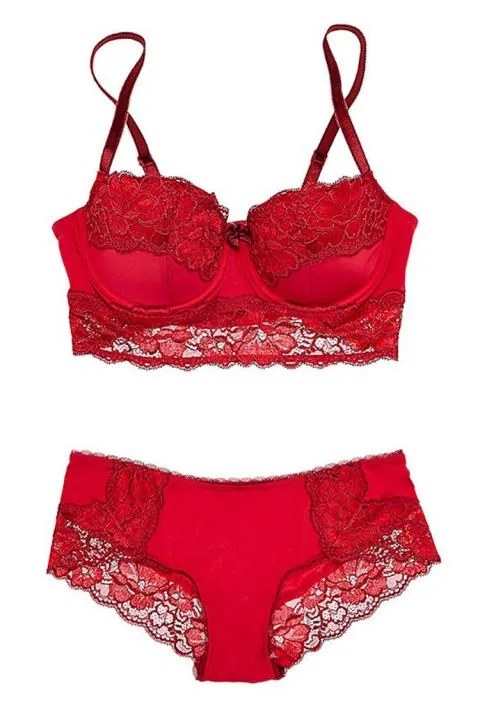 YILBAŞI GECESİ İÇİN İÇ ÇAMAŞIRI ÖNERİLERİ (1)