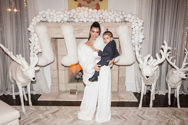 ÜNLÜLERİN EĞLENCELİ YENİ YIL PAYLAŞIMLARI (2)