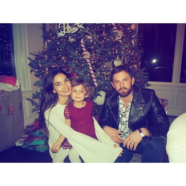 ÜNLÜLERİN EĞLENCELİ YENİ YIL PAYLAŞIMLARI (9)