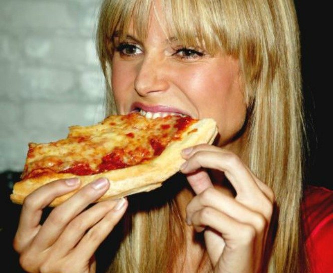 ÜNLÜLERİN PİZZAYLA İMTİHANI! YEMEK YA DA YEMEMEK