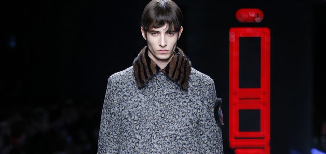 FENDI ERKEK SONBAHAR/KIŞ 2017 DEFİLESİ