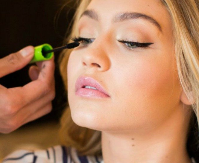 HANGİ YAŞ İÇİN HANGİ MAKYAJ?