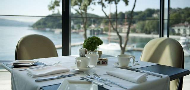 ST. VALENTINES DAY 2017 THE BRASSERIE RESTAURANT