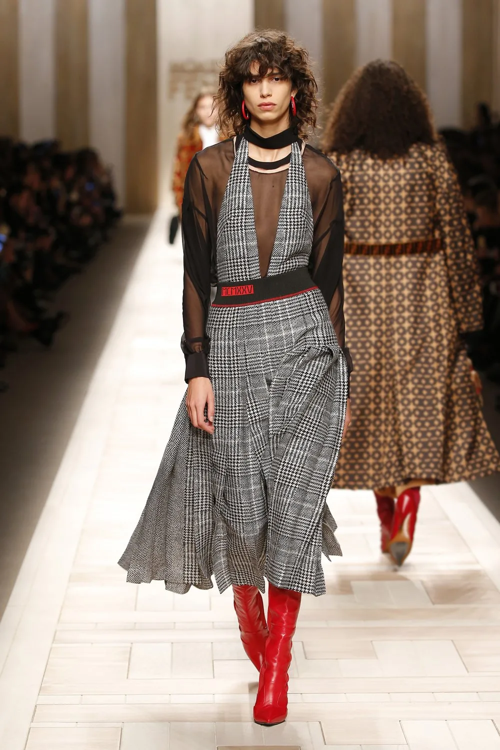 07_FENDI_DONNA_AW_17_18