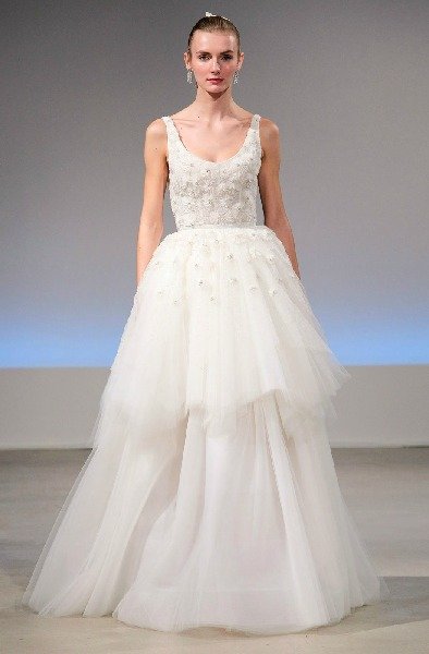 2017'NİN EN ETKİLEYİCİ GELİNLİK MODELLERİ bfgd