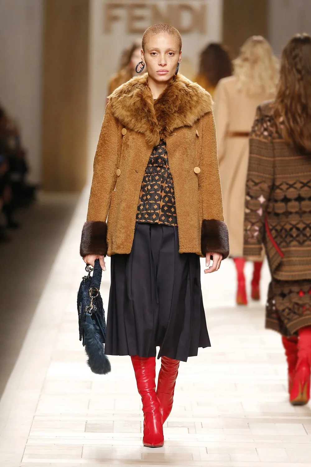 23_FENDI_DONNA_AW_17_18