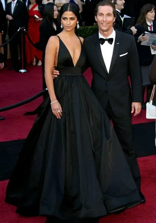 ARALARINDA YAŞ FARKI BULUNAN ÜNLÜ ÇİFTLER fd