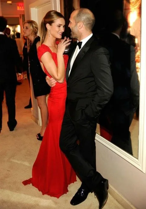 ARALARINDA YAŞ FARKI BULUNAN ÜNLÜ ÇİFTLER fdsss