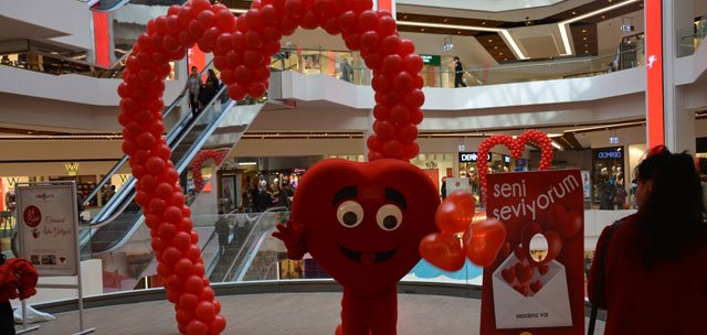 CAROUSEL 14 ŞUBAT’DA AŞKA GELİYOR…