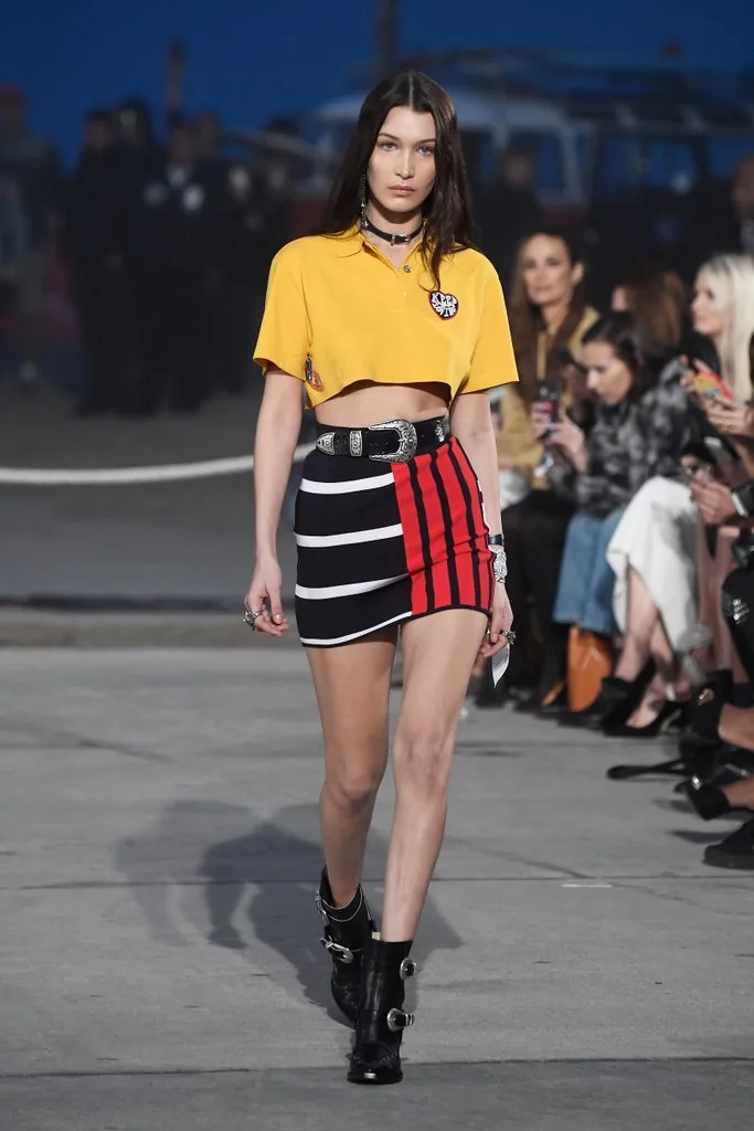 GIGI HADID VE TOMMY HILFIGER İŞBİRLİĞİ PODYUMA DAMGASINI VURDU (10)
