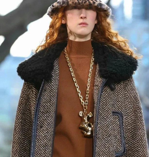 MARC JACOBS DEFİLESİNE DAMGASINI VURAN DETAYLAR 8