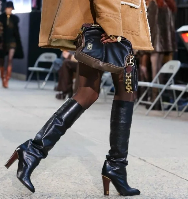 MARC JACOBS DEFİLESİNE DAMGASINI VURAN DETAYLAR dd