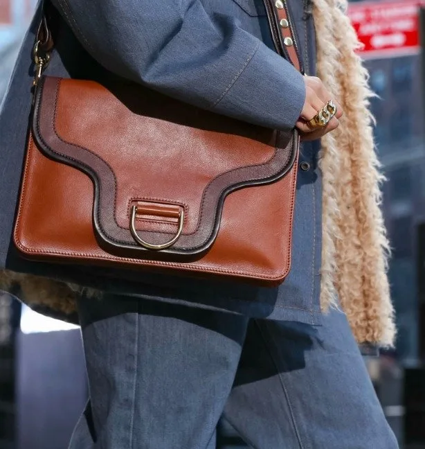 MARC JACOBS DEFİLESİNE DAMGASINI VURAN DETAYLAR fdssssss