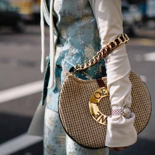 SOKAK MODASININ VAZGEÇİLMEZİ OLAN 13 ÇANTA vc