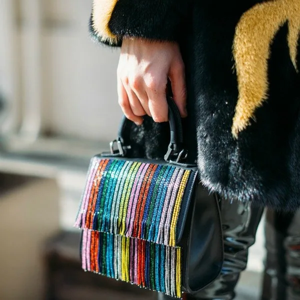 SOKAK MODASININ VAZGEÇİLMEZİ OLAN 13 ÇANTA we