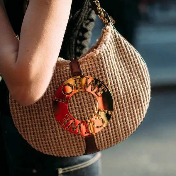 SOKAK MODASININ VAZGEÇİLMEZİ OLAN 13 ÇANTAyty