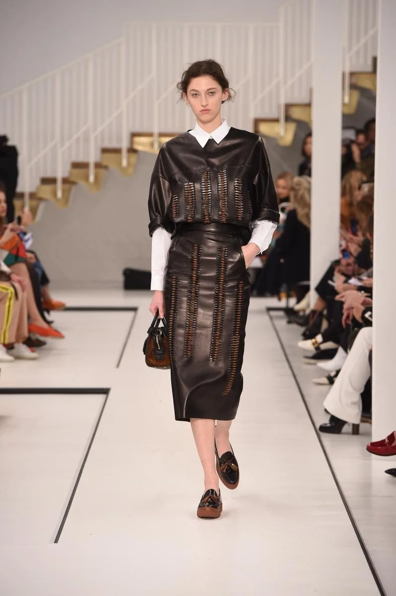 TOD'S SONBAHAR-KIŞ 201718 DEFİLESİNDEN ÖNE ÇIKANLAR (6)