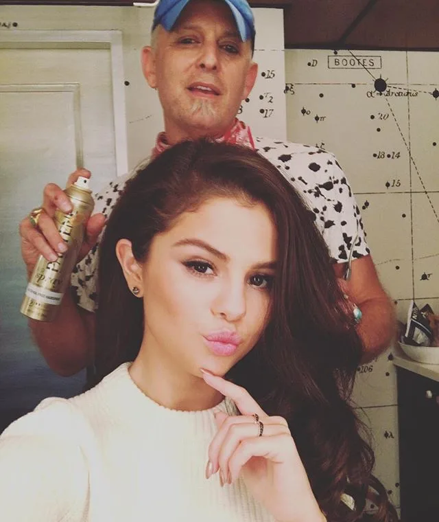 selena gomezin eğlenceli selfieleri (1)