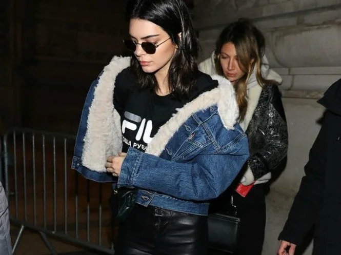 ÜNLÜLERDEN DENIM CEKET KOMBİN ÖNERİLERİ 22