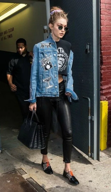 ÜNLÜLERDEN DENIM CEKET KOMBİN ÖNERİLERİ 23