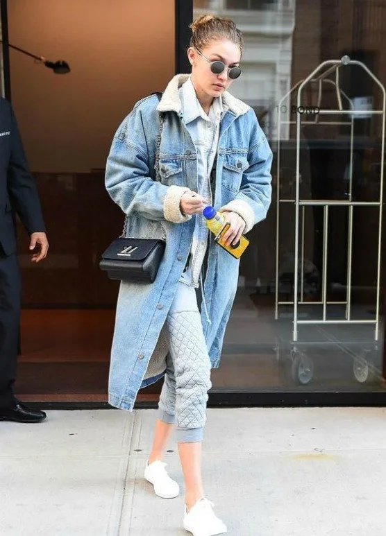 ÜNLÜLERDEN DENIM CEKET KOMBİN ÖNERİLERİ dsa