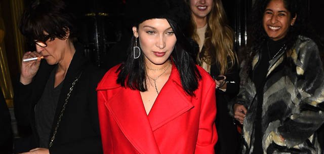 BELLA HADID’DEN ŞAPKA TAKMA DERSLERİ