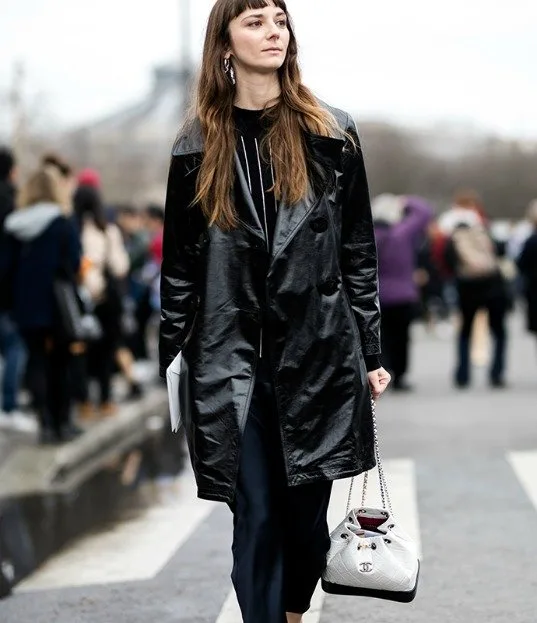 CHANEL'İN YENİ ÇANTASININ SOKAK STİLİNDEKİ EN İYİ KULLANIMLARI 433