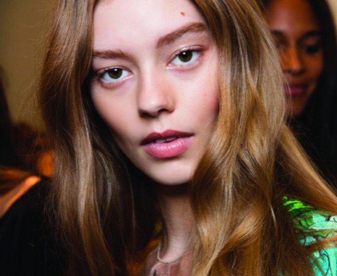 DAHA HACİMLİ SAÇLAR İÇİN KULLANMANIZ GEREKEN ÜRÜNLER