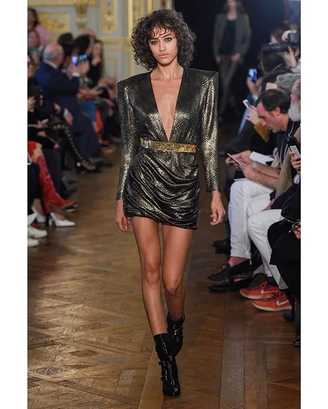 HEM PODYUMDA HEM DE INSTAGRAM'DA FIRTINALAR ESTİREN 6 MODEL 2