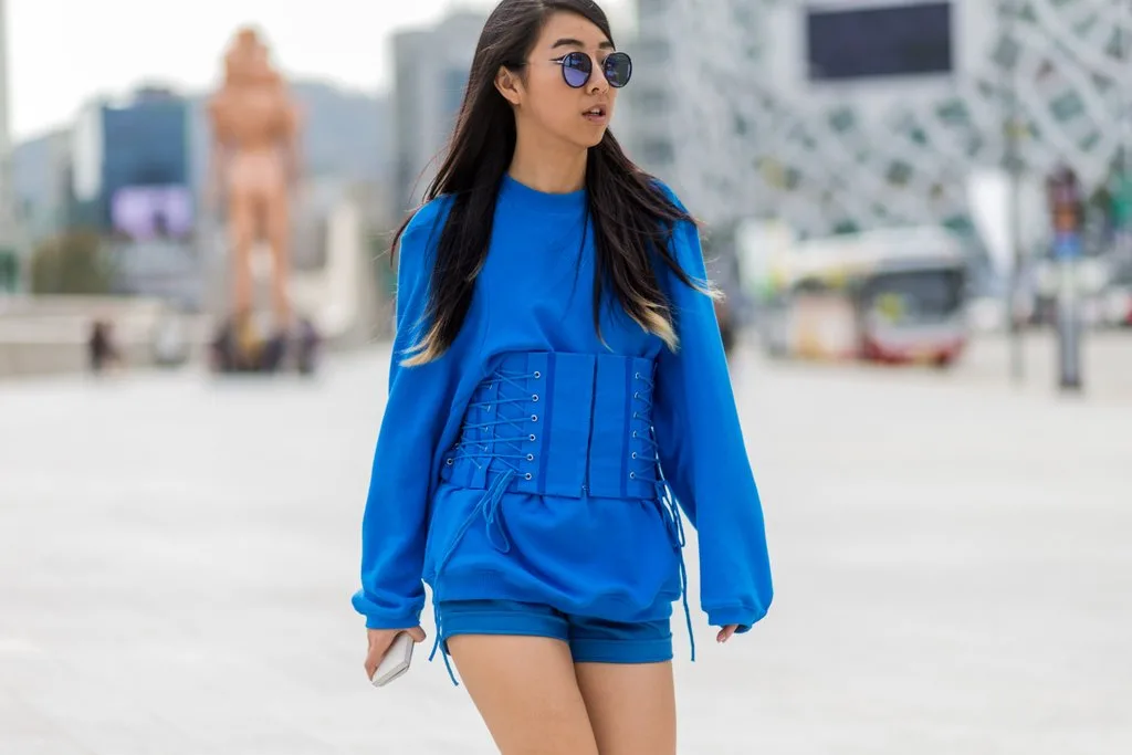 KORSE TRENDİNİ SOKAK STİLİNE UYARLAMANIN 7 YOLU (7)