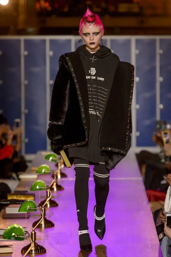 RIHANNA'NIN YENİ FENTY X PUMA KOLEKSİYONUNDAN ÖNE ÇIKANLAR (3)