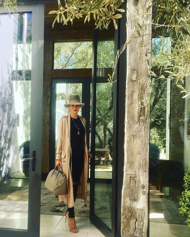 ROSIE HUNTINGTON-WHITELEY'NİN HAVALI HAMİLELİK STİLİ (4)