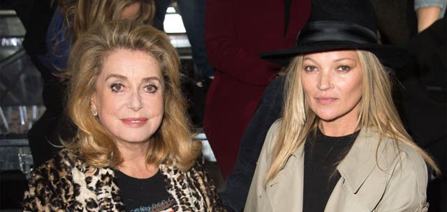 SAINT LAURENT ÖN SIRASINDA ÜNLÜLER GEÇİDİ