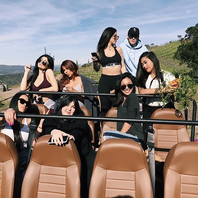 ÜNLÜLERİN INSTAGRAM'LARINI KARIŞTIRDIK (8)