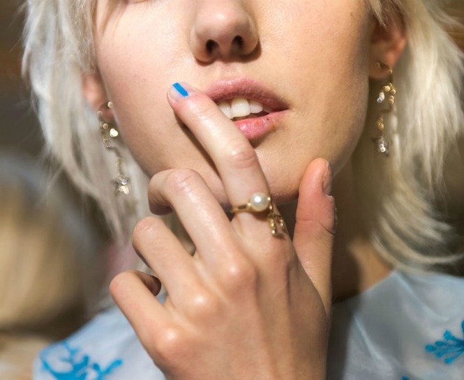 İLKBAHAR / YAZ AYLARI İÇİN EN CANLI 10 OJE RENGİ