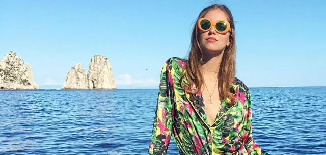 KLASİK GÖMLEĞİNİZİ BU YAZ FARKLI BİR ŞEKİLDE KULLANMANIN 7 YOLU