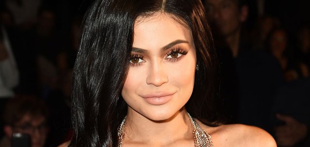 KYLIE JENNER DA KENDİ ŞOVUNUN SAHİBİ OLUYOR!